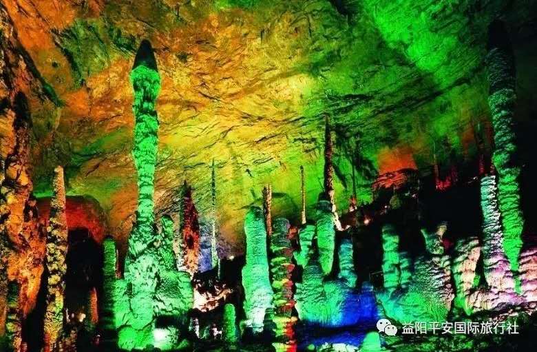 　張家界大峽谷、玻璃橋、黃龍洞品質(zhì)純玩兩日游c2